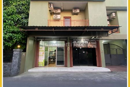 Langka di Condongcatur Sleman! Dijual Kost 7 Pintu + 2 Ruko + Rumah - Jl Gempol Raya - SHM - Luas Tanah 598m²