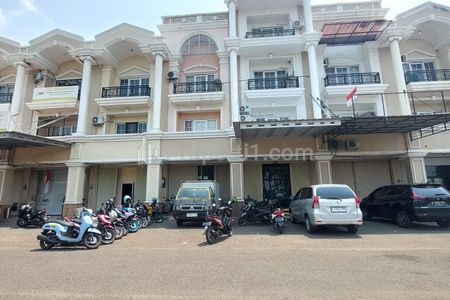 Disewakan Ruko Sentra Niaga Bulevar Hijau Bekasi 3 Lantai Siap Pakai