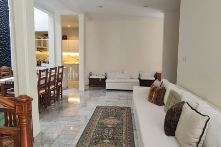 Dijual Rumah 2 Lantai di Buncit Raya Permai, Pasar Minggu Jakarta Selatan – LT SHM 300m², 5BR