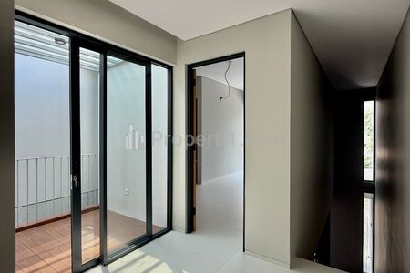 Jual Rumah Dalam Komplek di Rempoa, Tangerang Selatan - Brand New & Keamanan 24 Jam