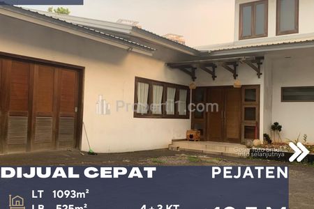 Dijual Rumah Mewah Lokasi Sangat Strategis Semi Furnished di Pejaten Jakarta Selatan