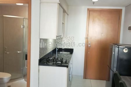 Tampak dalam dapur dari samping