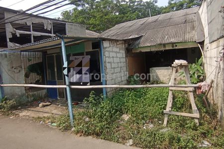 Dijual Sebidang Tanah Bagus untuk Investasi Rumah Kost Strategis di Dekat Kampus UI Depok
