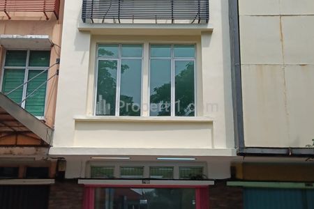 Jual Ruko Tol Boulevard BSD Tangerang Selatan, Termurah di Kawasan, Hadap Jalan Raya, 3.5 Lantai