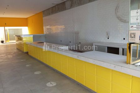 Disewakan Ruko Raya Nginden Surabaya Dimensi 15x34 LT 510m2 Row Jalan 6 Mobil
