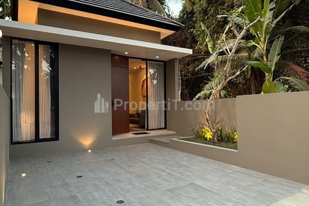 Dijual Rumah Cantik Full Furnished dekat Polsek Seyegan Sleman