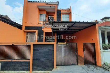 Dijual Rumah Second 2 Lantai Strategis di Depok Utara