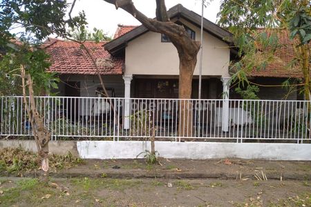 Dijual Rumah Hitung Tanah di Ketintang Surabaya Selatan