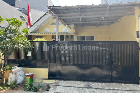 Disewakan Rumah Minimalis Rapih Bersih Siap Huni di Komplek Griya Harapan Permai Bekasi