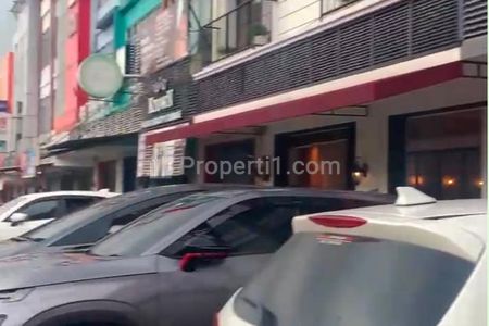 Jual Ruko Teramai di BSD Timur, Ruko Vienna Hadap Jalan Raya, Gratis Parkir, Harga Murah