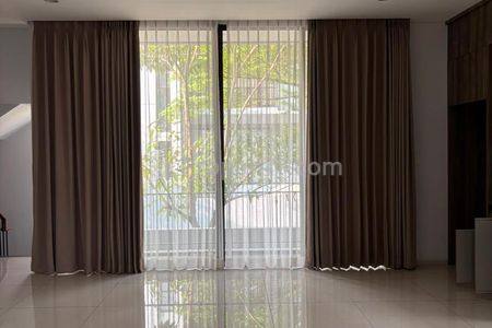Sewa Rumah Siap Huni di Lebak Bulus, Jakarta Selatan - 4+1 Kamar Tidur & Semi Furnished
