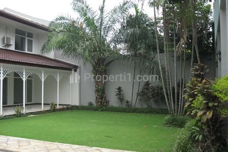 For Rent 2-Storey House for Home Office in Pejaten Siaga South Jakarta – 627m² Land, 4 BR +1 with Pool