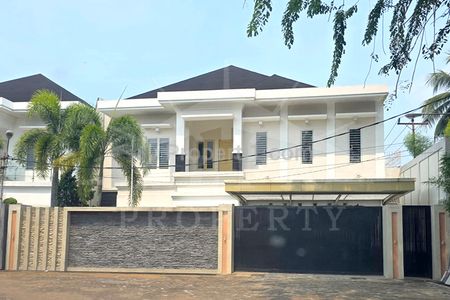 Jual Rumah Mewah Pusat Kota Harga Bawah NJOP di Villa Gama, Jalan Budi Karya, Pontianak