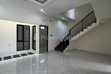 Dijual Rumah Minimalis Sorento Pakuwon City Surabaya Dekat Mall SHM 2 Lantai