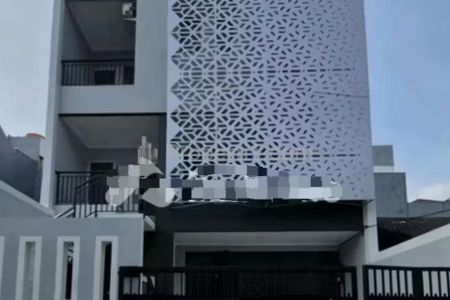 Dijual Rumah Bangunan Baru 3,5 Lantai di Kelapa Gading Jakarta Utara