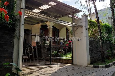 Dijual Rumah Antik & Asri Cocok untuk Tempat Tinggal Orang Tua di Setramurni Bandung