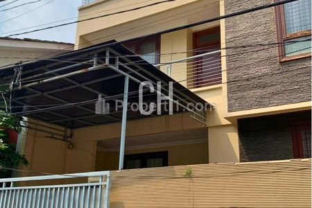 SEWA Rumah di Tomang, Grogol, Jakarta Barat – Luas Tanah 135 m2 Luas Bangunan 405 m2