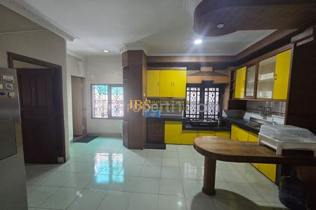Dijual Ruko Hook 3 Tingkat di Jalan M.H Thamrin Simpang Jl. Ansari Medan