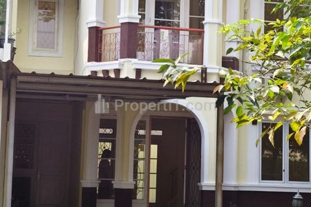 Dijual Rumah di De Latinos BSD