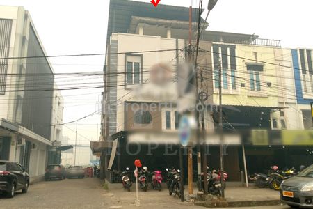 Sewa Murah Ruko Siap Pakai Halaman Luas Pusat Kota