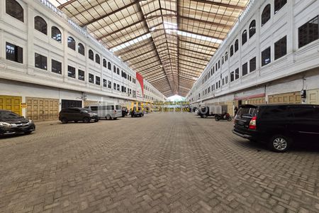 Disewakan Ruko 3 Gandeng Komplek CBD Polonia Jl. Padang Golf, Medan