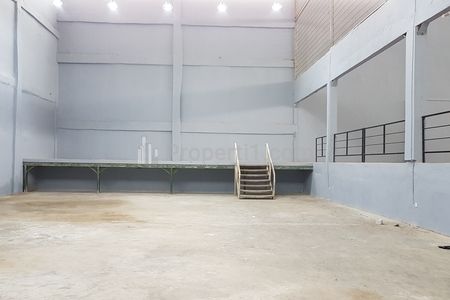 Disewa Gudang Luas Ada Loading Dock Akses Kontainer dan Wing Box Dekat Tol Sentul Bogor