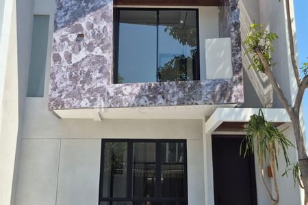 Dijual Rumah 2 Miliaran di Citraland Taman Puspa Raya Surabaya Barat New Baru Modern 4+1 Kamar Tidur Dekat Universitas Ciputra, Fresh Market Citraland