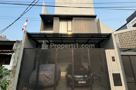 Dijual Rumah Second Full Furnished di Rawamangun Jakarta Timur
