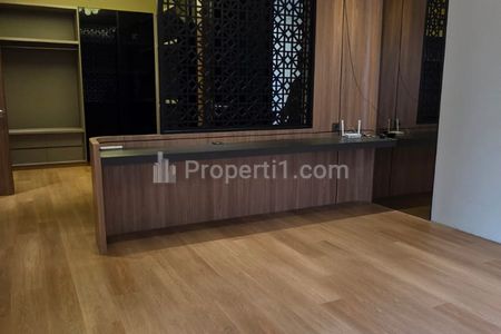 Jual Rumah Siap Huni Nego 4+2 BR di Ciniru, Dekat SCBD, Sudirman, Senopati, Gunawarman, Wijaya, Monginsidi, Kebayoran Baru, Jakarta Selatan