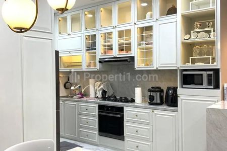Dijual 2 Lantai Rumah Lavon Swan City Cluster Lavisa 4+1 KT 3+1 KM Semi Furnished SHM