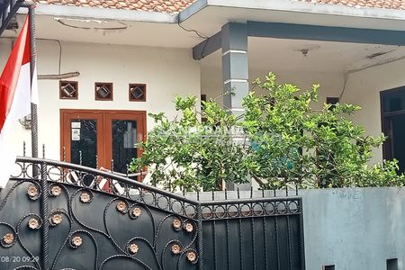 Dijual Rumah Second Murah Tanah Luas Siap Huni di Cilodong Depok