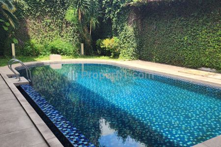 Sewa Rumah Siap Huni 4+3 BR, Ada Kolam Renang di Diponegoro, Dekat Sudirman, Cocok untuk Kedutaan di Menteng, Jakarta Pusat