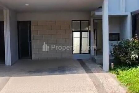Disewakan Rumah 3 Lantai Ada Mezzanine Siap Huni di Perumahan Wisteria Metland Menteng Jakarta Timur