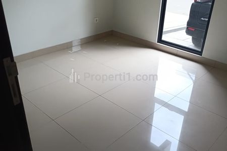 Disewakan Rumah Minimalis Siap Huni di Summarecon Crown Gading Cluster Regia Bekasi