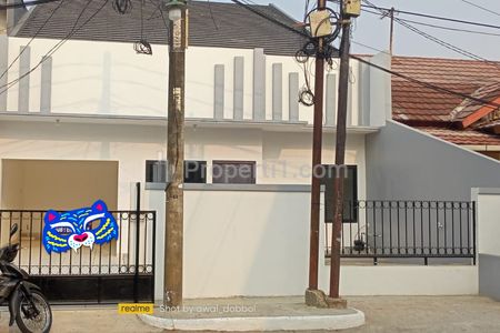 Jual Rumah Baru Renovasi Total, 2 Lantai Siap Huni di Perumahan Taman Galaxy - Jakasetia - Bekasi Selatan, LT 162 m2 / LB 180 m2, SHM - IMB - PBB