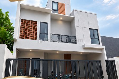 Jual Rumah Cantik Kolonel Masturi Cipageran Cimahi