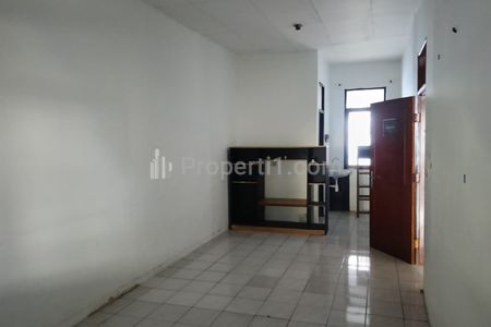 Rumah Dijual di Taman Mutiara, LT 198 m² – 3KT 2KM, Siap Huni