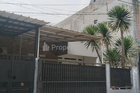 Disewakan Rumah Lokasi Strategis di Limo, dekat Kampus UPN Limo, Depok