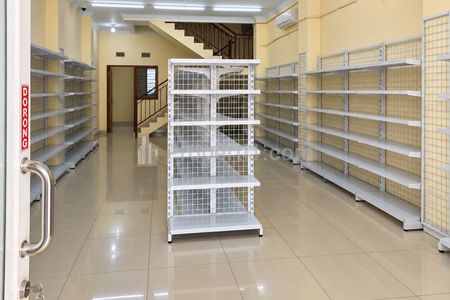 Disewakan Ruko 2 Lantai Cocok untuk Usaha di Harapan Indah Bekasi