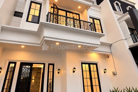 Dijual Rumah Neo Classic di Pondok Bambu, Duren Sawit, Jakarta Timur
