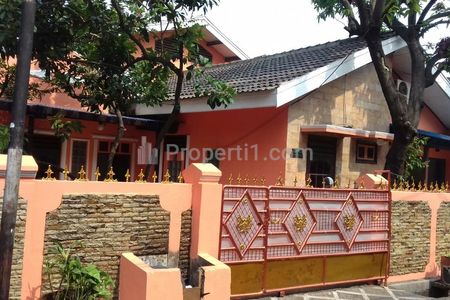 Disewakan Rumah 2 Lantai Eksklusif Bisa untuk Kantor/Usaha Strategis dekat Terusan Casablanca Klender, Duren Sawit, Jakarta Timur