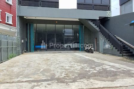 Dijual/Disewakan Gedung 3 Lantai Akses Kontainer di Jalan Bekasi Raya
