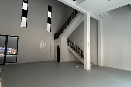 Disewakan Gudang Ukuran 9x20 m KONDISI BARU di Bizpark PIK 2, Tangerang, Banten