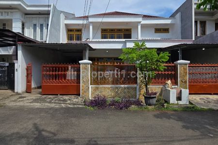 Dijual Rumah Secondary One Gate Dalam Komplek di Pondok Bambu, Jakarta Timur
