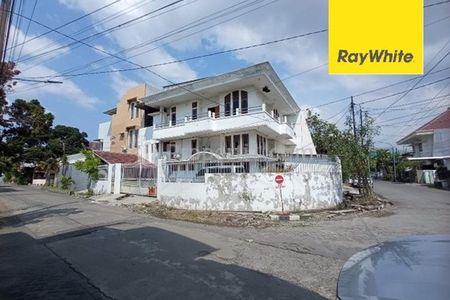 Dijual Rumah Lelang Darmo Indah Timur Surabaya Barat LT 339m2 SHM