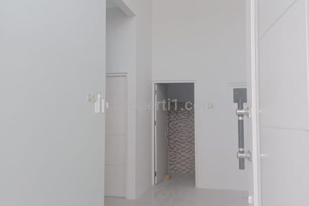 Dijual Rumah Murah Full Renovasi di Perumahan Greenlake Wonorejo Rungkut Surabaya Timur