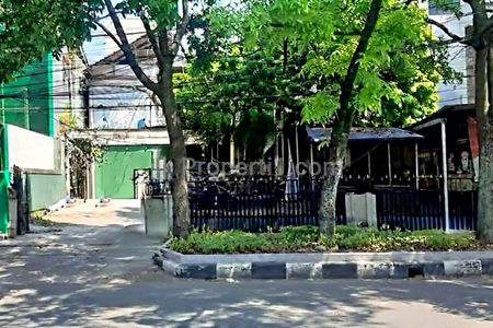 Jual Eks Kantor & Resto Hitung Tanah 345 m2 Muka 17 Meter untuk Komersial Pendidikan Kantor Lokasi Super Strategis di Jl. Pelajar Pejuang 45 Bandung