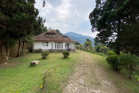 Dijual Murah Villa Super Strategis Pinggir Jalan Raya Puncak Cisarua Bogor