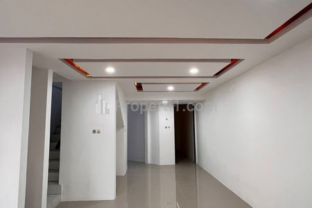 Jual Rumah Strategis New Renovasi Nginden Sukolilo Surabaya Timur