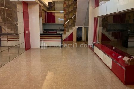 Disewakan Rumah Semi Furnished di Jelambar Jakarta Barat